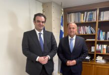 Συνάντηση Γιάννη Παππά με τον Κυριάκο Πιερρακάκη για τη φορολογία, τη ρευστότητα και τις μικρομεσαίες επιχειρήσεις.