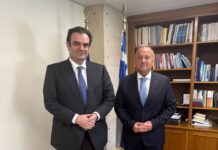 Συνάντηση Γιάννη Παππά με τον Κυριάκο Πιερρακάκη για τη φορολογία, τη ρευστότητα και τις μικρομεσαίες επιχειρήσεις.