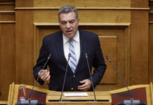 ΜΑΝΟΣ ΚΟΝΣΟΛΑΣ: «Προτάσεις για τη στήριξη των μελισσοκόμων στα νησιά»