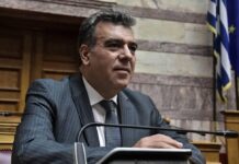 ΜΑΝΟΣ ΚΟΝΣΟΛΑΣ: «Καταργείται το τέλος επιτηδεύματος, μειώνεται η προκαταβολή φόρου, μέτρα στήριξης για την κοινωνία»